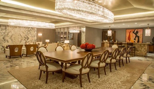Tribeca the Everett Dining Area